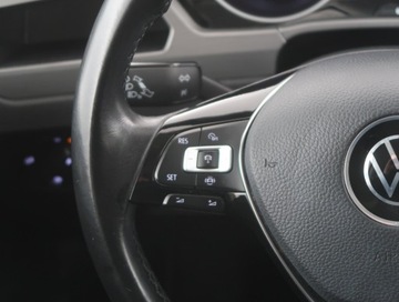 Volkswagen Touran III 1.5 TSI EVO 150KM 2020 VW Touran 1.5 TSI, Salon Polska, Automat, zdjęcie 17