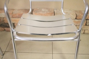 Столы для помещения/паба/ресторана + 2 стула