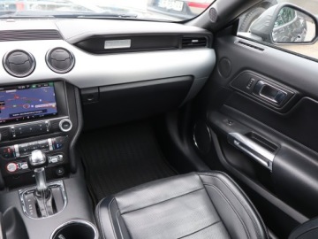 Ford Mustang VI Convertible 2.3 EcoBoost 317KM 2016 Ford Mustang 2.3 EcoBoost, Salon Polska, zdjęcie 7