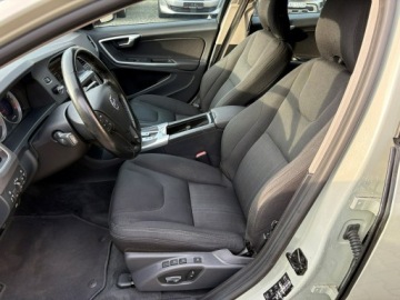 Volvo V60 I Kombi 1.6 T4 180KM 2011 Volvo V60 T4 180 KM Automat Podgrzewane fotele, zdjęcie 8