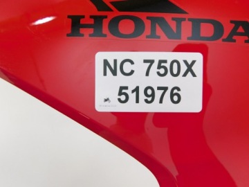 HONDA NC 750X СТОРОНА ЛЕВАЯ СТОРОНА