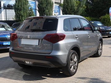 Suzuki Vitara III SUV Facelifting 1.4 BoosterJet 140KM 2019 Suzuki Vitara 1.4 BoosterJet, Salon Polska, zdjęcie 4