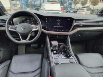 Volkswagen Touareg III SUV Facelifting 3.0 V6 TDI 286KM 2024 Volkswagen Touareg 3.0 V6 TDI 285KM 4Mot. Elegance, zdjęcie 13