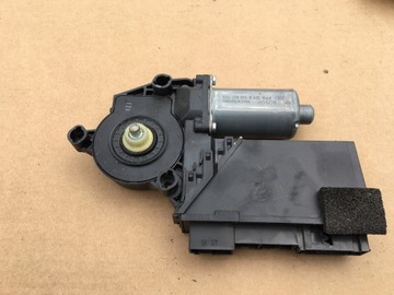 MOTOREK OKNO LEVÝ ZADNÍ PORSCHE CAYENNE 7L