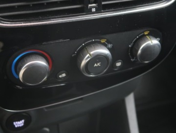 Renault Clio IV Hatchback 5d Facelifting 1.2 Energy TCe 118KM 2016 Renault Clio 1.2 TCe, Salon Polska, Serwis ASO, zdjęcie 10