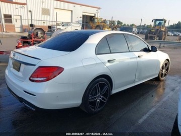 Mercedes Klasa E W213 2020 Mercedes-Benz Klasa E 2020 Mercedes-Benz E-Class E 350 4MATIC Sedan 2.0, zdjęcie 5