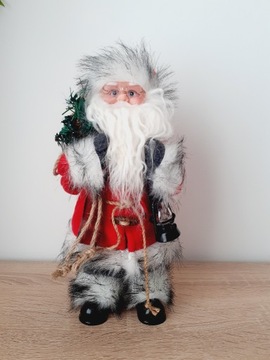 Санта-Клаус поет, танцует, играет BIG Singing