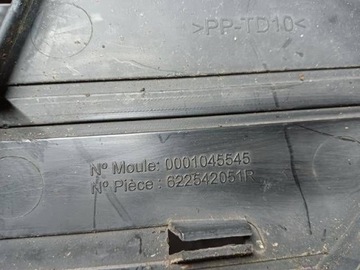 M24 RENAULT MEGANE III MŘÍŽKA STŘEDNÍ  NÁRAZNÍKU 622542051R