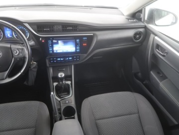 Toyota Corolla XI Sedan 1.6 Valvematic 132KM 2016 Toyota Corolla 1.6 Valvematic, Salon Polska, zdjęcie 7