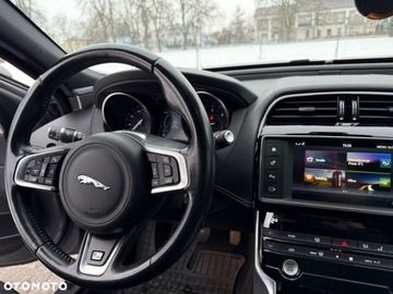 Jaguar XE Sedan 2.0 i4 180KM 2018 Jaguar XE Jaguar XE 2.0 D R-Sport 2.0 Diesel 180KM, zdjęcie 31