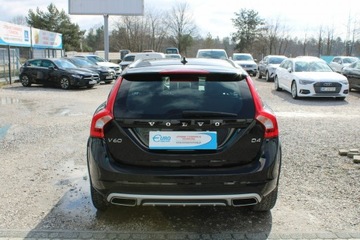 Volvo V60 I Kombi Facelifting 2.0 D4 DRIVE-E 190KM 2018 Volvo V60 Cross Country Momentum 190HP F-vat Salon, zdjęcie 6