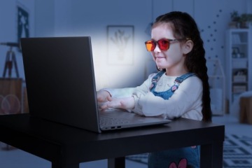 ОЧКИ, БЛОКИРУЮЩИЕ СИНИЙ СВЕТ.ДЕТСКИЕ.МЛАДШИЕ