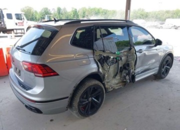 Volkswagen Tiguan II 2023 Volkswagen Tiguan 2023, 2.0L, SE R-LINE BLACK, od ubezpieczalni 2.0 Benzyna, zdjęcie 3