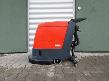 Профессиональная поломоечная машина HAKO B 450 б/т Новые аккумуляторы.