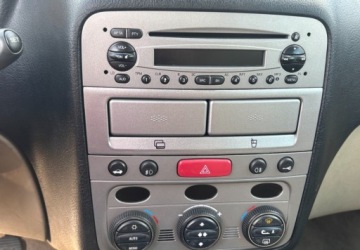 Alfa Romeo 147 Hatchback 1.9 JTD 115KM 2006 Alfa Romeo 147 2006 r. 1.9 Diesel 116KM, zdjęcie 15