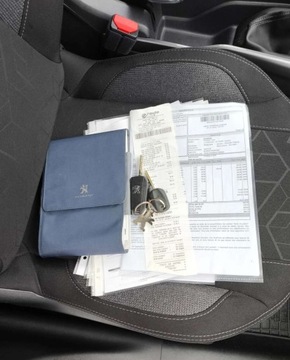 Peugeot 2008 I SUV Facelifting 1.2 PureTech 110KM 2016 Peugeot 2008 Peugeot 2008 1.2 Pure Tech Style SampS 1.2 Benzyna 110KM, zdjęcie 17