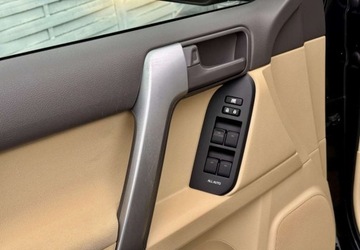 Toyota Land Cruiser VI MPV Faceliting 2.8 D-4D 177KM 2016 Toyota Land Cruiser Toyota Land Cruiser LC 2.8 D-4D Premium 2.8 Diesel, zdjęcie 15