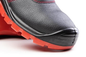 БЕЗОПАСНАЯ РАБОЧАЯ ОБУВЬ С ЗАЩИТОЙ НОСКА S1