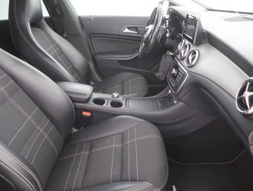 Mercedes CLA C117 Coupe 1.6 200 156KM 2014 Mercedes CLA 200, Salon Polska, Automat, Skóra, zdjęcie 8