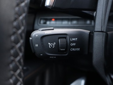 Peugeot 3008 II Crossover Facelifting  1.2 PureTech 130KM 2021 Peugeot 3008 1.2 PureTech, Salon Polska, zdjęcie 15