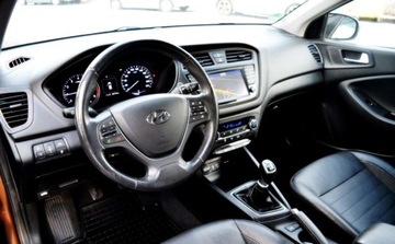 Hyundai i20 I Hatchback 5d Facelifting 1.4 CVVT 100KM 2015 Hyundai i20 Maxx Opcja , skory , Led, Nawi 1.4 Benzyna 100KM, zdjęcie 5