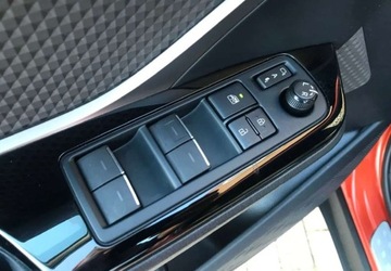 Toyota C-HR I Crossover Facelifting 2.0 Hybrid Dynamic Force 184KM 2019 Toyota C-HR Toyota C-HR 2.0 Hybrid Premiere Edition 2.0 Hybryda 184KM, zdjęcie 38