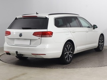 Volkswagen Passat B8 Variant 1.8 TSI BlueMotion Technology 180KM 2017 VW Passat 1.8 TSI, Salon Polska, Automat, Navi, zdjęcie 4