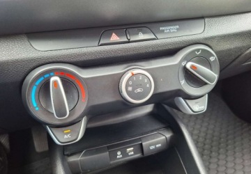 Kia Stonic I Crossover 1.4 DOHC 100KM 2019 Kia Stonic Kupiony w Polsce - benzyna - 1,4 - 100 KM 1.4 Benzyna 100KM, zdjęcie 33