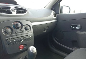 Renault Clio III Hatchback 5d 1.2 i 16V 75KM 2010 Renault Clio Renault Clio 1.1 Benzyna 75KM, zdjęcie 10