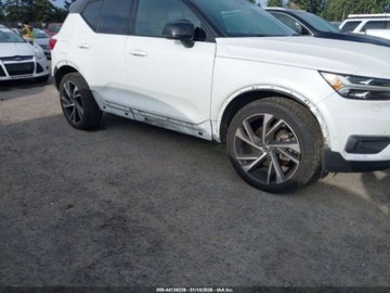 Volvo XC40 2022 Volvo XC 40 T5 R-Design 2022 2.0 Benzyna 248KM, zdjęcie 7