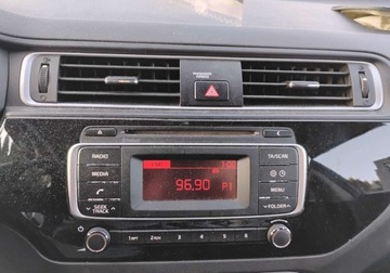 Kia Rio III 2015 Kia Rio 2015r, 1.1 CRDI. Lekko uszkodzony lewy przod. Jezdzi 1.1 Diesel, zdjęcie 11