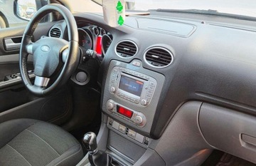 Ford Focus II Hatchback 5d 1.6 Duratec Ti-VCT 115KM 2010 Ford Focus 1,6 Ben Climatronic 116 km 1.6 Benzyna 116KM, zdjęcie 6