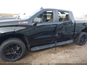 Chevrolet Silverado II 2023 Chevrolet Silverado 2023r., 4x4, 5.3L 5.3 Benzyna 355KM, zdjęcie 5