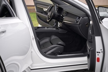 Volvo V90 II Kombi 2.0 D4 190KM 2018 R-DESIGN _ PANORAMA _KAMERA_ MEGA WYPOSAŻENIE, zdjęcie 24