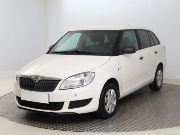 Skoda Fabia II Kombi Facelifting 1.6 TDI CR DPF 75KM 2010 Skoda Fabia 1.6 TDI, Salon Polska, HAK, Klima, zdjęcie 1