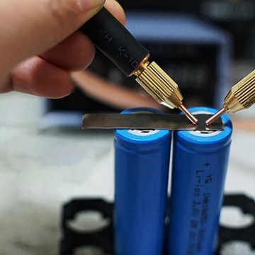 Аппарат точечной сварки с педалью 8000 Вт на аккумуляторе 18650