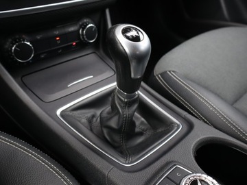 Mercedes Klasa A W176 Hatchback 5d Facelifting 180 122KM 2015 Mercedes A A 180, Skóra, Navi, Klima, Parktronic, zdjęcie 12