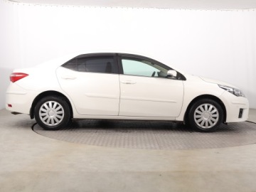 Toyota Corolla XI Sedan 1.6 Valvematic 132KM 2015 Toyota Corolla 1.6 Valvematic, Salon Polska, zdjęcie 5