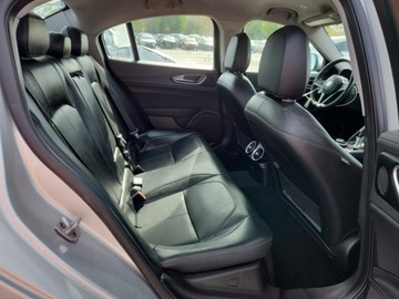 Alfa Romeo Giulia II Sedan 2.0 TBi 280KM 2017 Alfa Romeo Giulia Q4 2017 2.0 Benzyna 280KM, zdjęcie 2