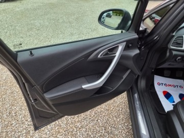 Opel Astra J Sports Tourer 1.4 Turbo ECOTEC 140KM 2012 Opel Astra Sliczna 1.4 b Ful Opcja Bezwypadkowa Zarejestrowana Gwarancja, zdjęcie 13