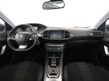 Peugeot 308 II Hatchback Facelifting 1.2 PureTech 130KM 2019 Peugeot 308 Allure automat panorama navi PDC, zdjęcie 14