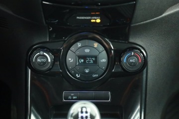 Ford Fiesta VII Hatchback 3d Facelifting 1.0 EcoBoost 140KM 2016 Ford Fiesta 1.0 EcoBoost, Salon Polska, zdjęcie 11