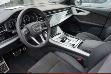 Audi Q8 Q8-e 3.0 55 381KM 2024 Audi Q8 3.0 55 TFSI e quattro (381KM), zdjęcie 3