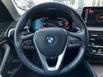 BMW Seria 5 G30-G31 Touring Facelifting 3.0 530d 286KM 2021 BMW 530 BMW 530d xdrive 286KM, zdjęcie 21