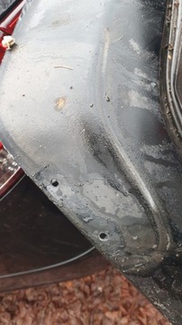 MAZDA TRIBUTE I VÍKO KUFRU ZADNÍ