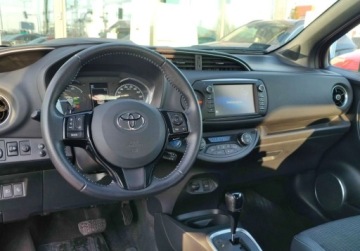 Toyota Yaris III Hatchback 5d Facelifting Hybrid 100KM 2017 Toyota Yaris Hybrid 2017 1.5 100KM Automat 35.967km Salon PL Bezwyp 1wl, zdjęcie 15