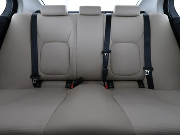 Jaguar XE Sedan 2.0 i4 180KM 2015 Jaguar XE 20d Pure Automat Klimatronik Nawigacja, zdjęcie 17