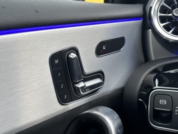 Mercedes Klasa A W177/V177 2025 Mercedes-Benz A 250 Hybryda / AMG Line/ Panorama/, zdjęcie 23