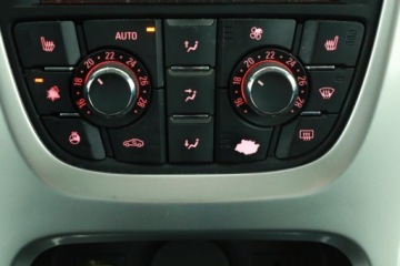 Opel Astra J Sports Tourer 1.4 Turbo ECOTEC 140KM 2011 Opel Astra 1.4 T, Xenon, Klima, Klimatronic, zdjęcie 11