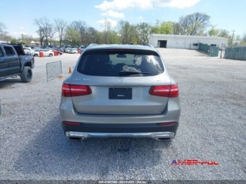 Mercedes GLC C253 2019 Mercedes-Benz GLC 2019 r., 2,0L 300 4 MATIC 2.0 Benzyna 241KM, zdjęcie 4